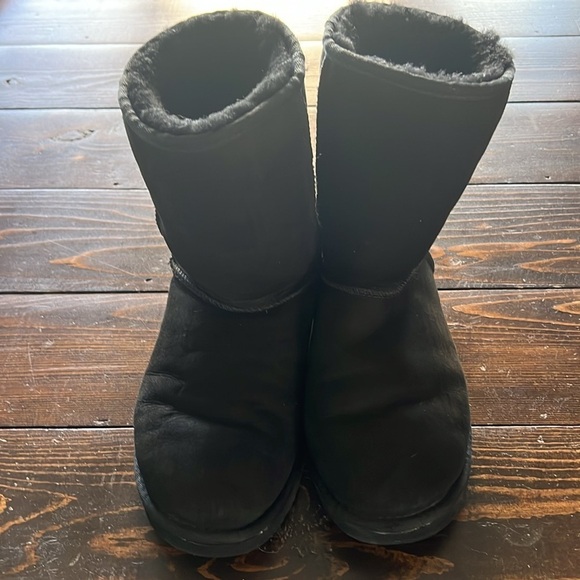 Ugg Classic Short boot - Picture 2 of 5